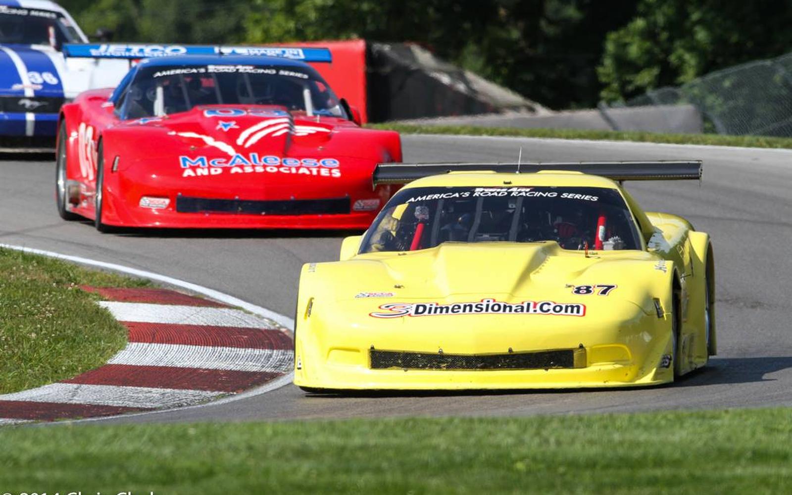  Drivers battle traffic as they feel out Mid-Ohio course, cars, in preparation for qualifying