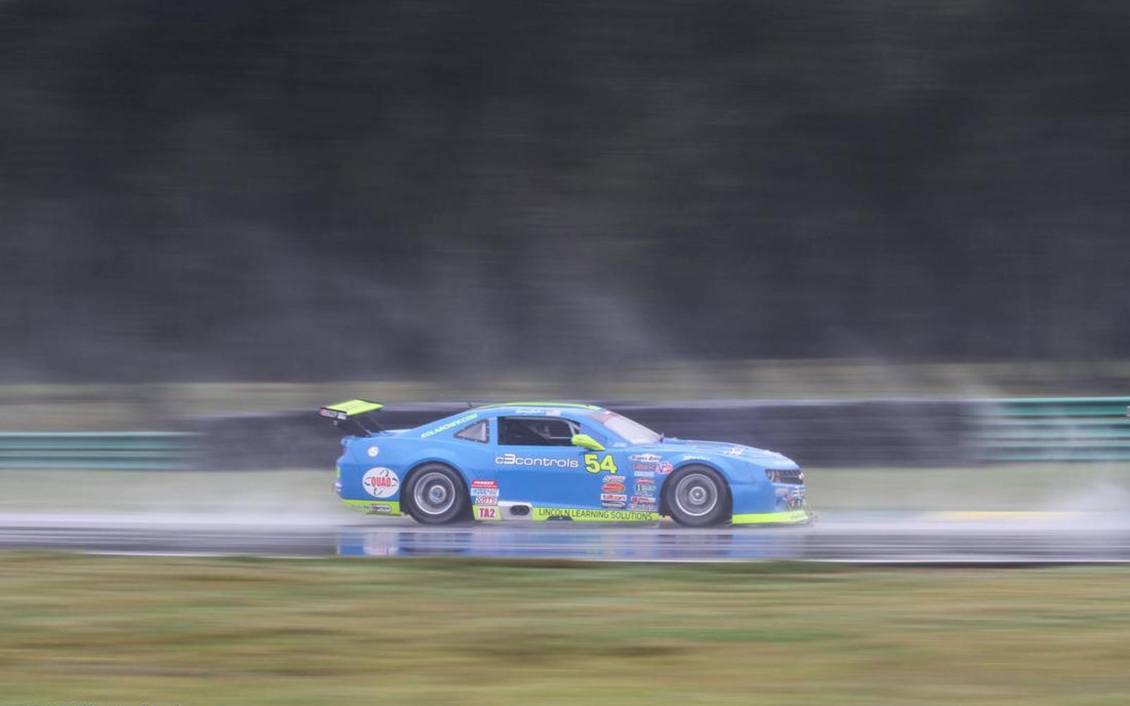  Archer Navigates Through the Field to Finish 4th at VIR
