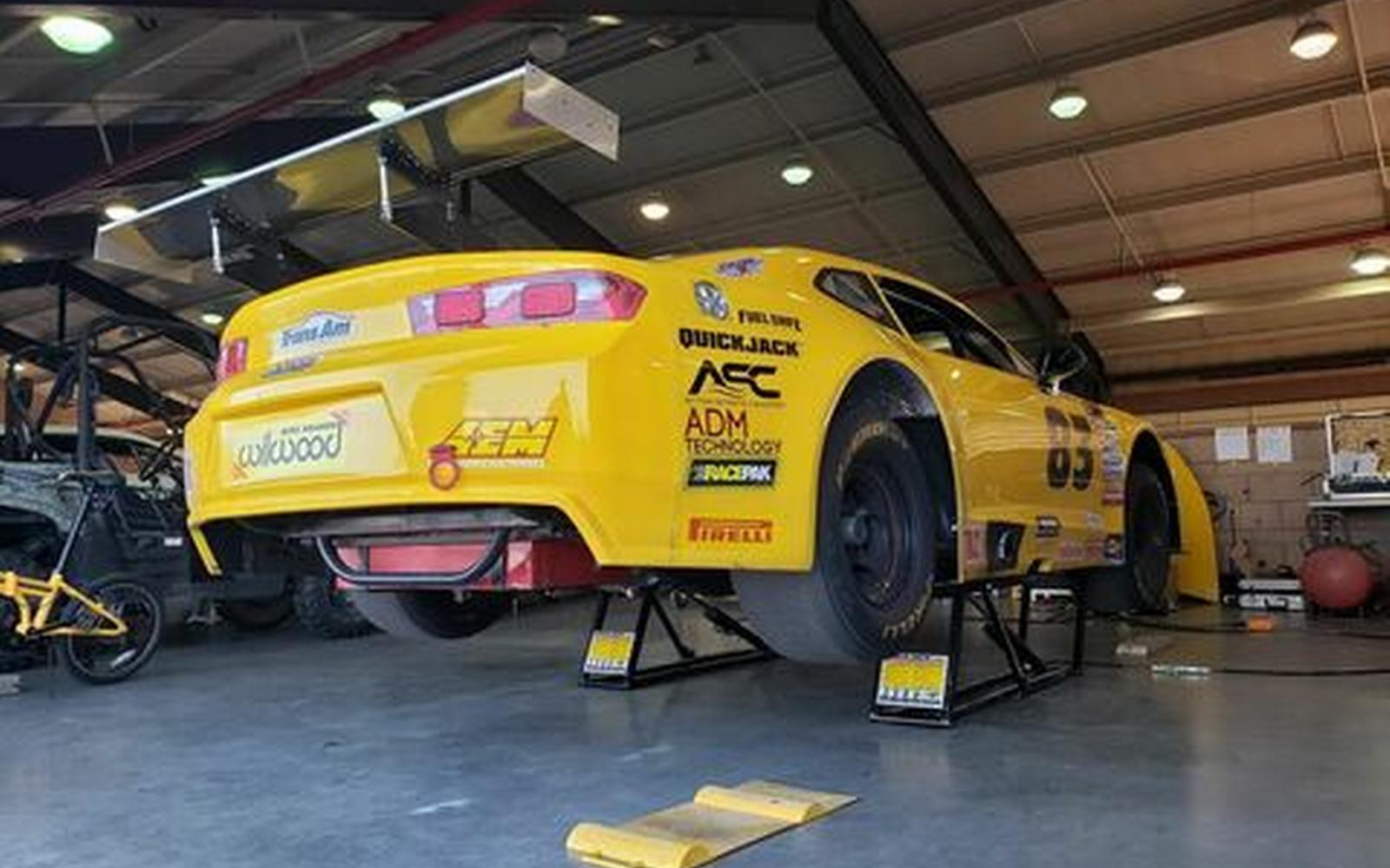  PARSONS RACING TEAMS WITH QUICKJACK FOR TRANS AM RACING SERIES