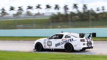 Ernie Francis, Jr., signs with Buoniconti Group