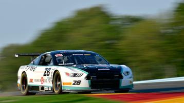 TeamSLR Takes Championship Hunt to VIR